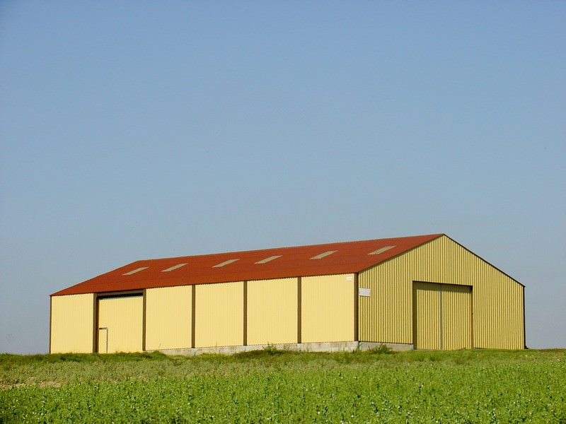 Nave agrícola modular en suelo rústico: rápida, económica y eficiente Nave agrícola modular en suelo rústico con panel sándwich y bajo coste por M²