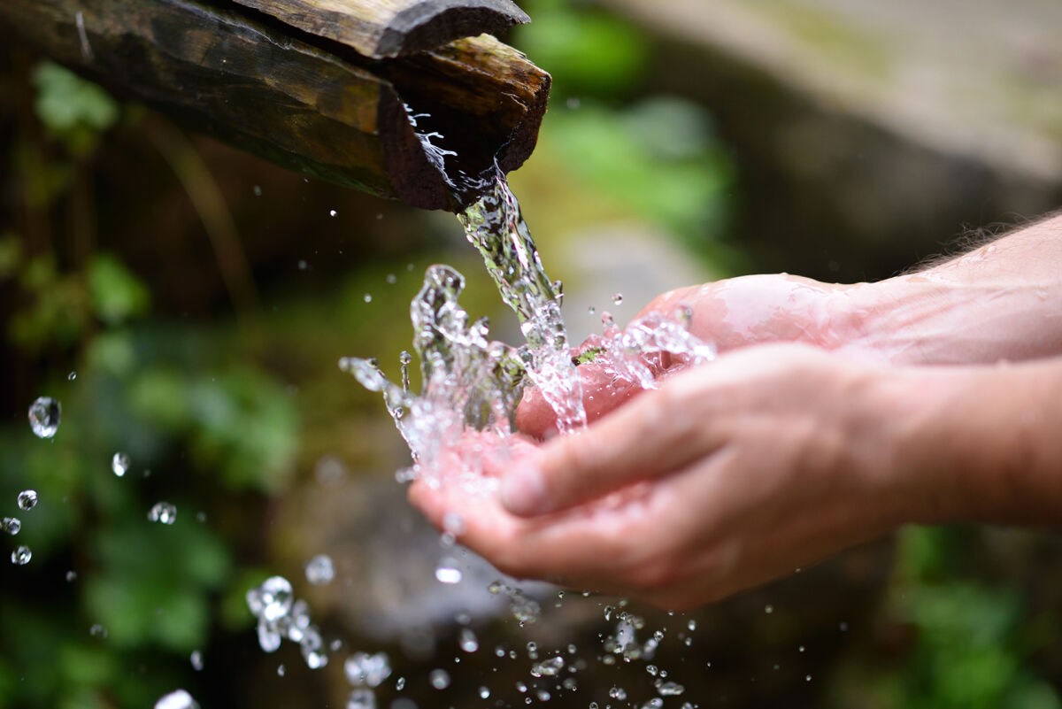 Agua y saneamiento: la base de la vida y el motor de la Sostenibilidad Agua y saneamiento: la base de la vida y el motor de la Sostenibilidad