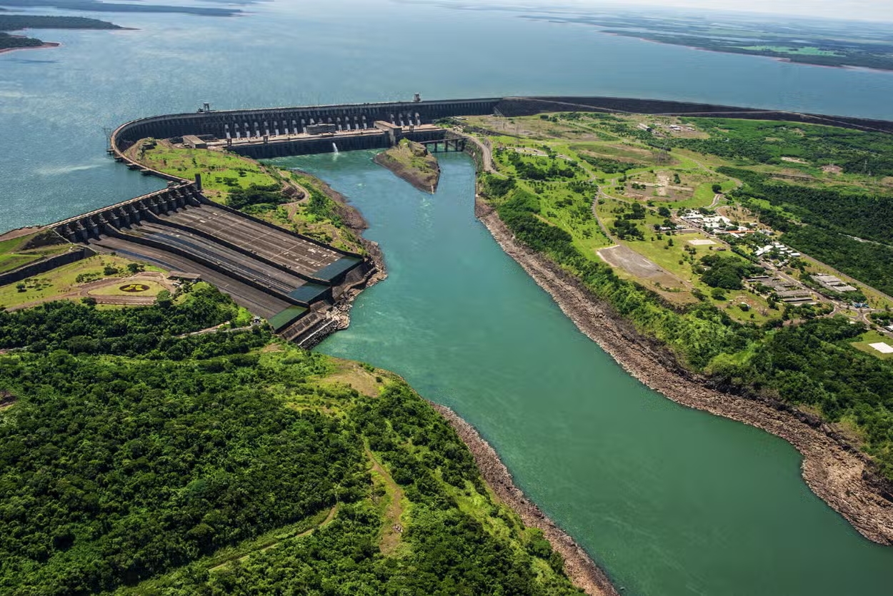 Energía Hidroeléctrica: la Fuerza del Agua para salvar el mundo Energía Hidroeléctrica: la Fuerza del Agua para salvar el mundo