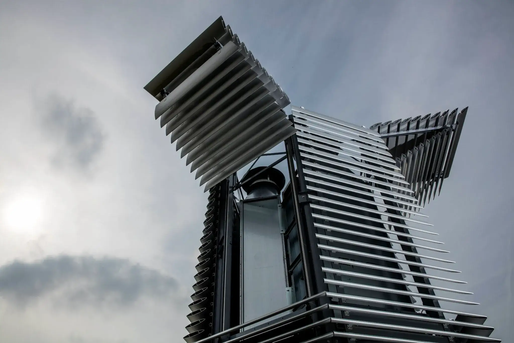 Edificios que producen agua del aire: innovación sostenible para ciudades sin agua Edificios que producen agua del aire: innovación sostenible para ciudades sin agua